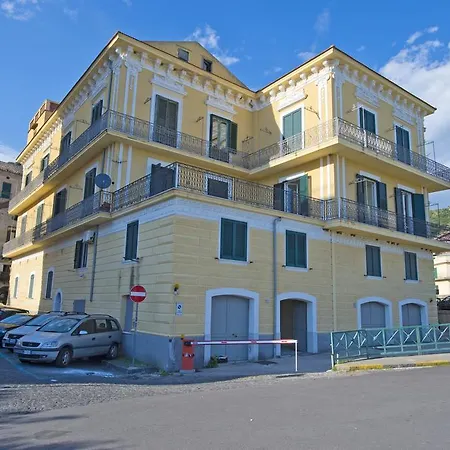 Palazzo Della Monica * Vietri