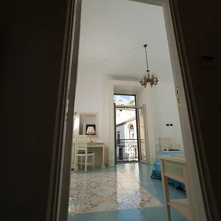 Palazzo Della Monica Vietri