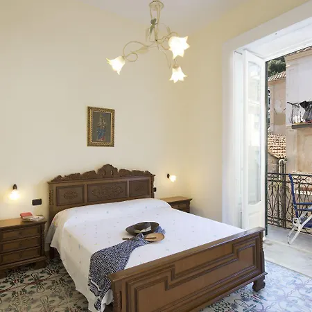 Palazzo Della Monica - Amami Collection * Vietri