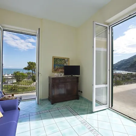 Palazzo Della Monica Apartment *