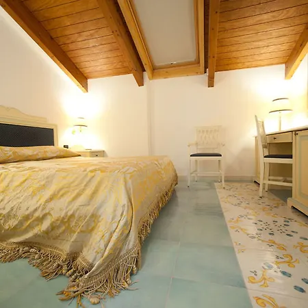 Palazzo Della Monica Apartment *